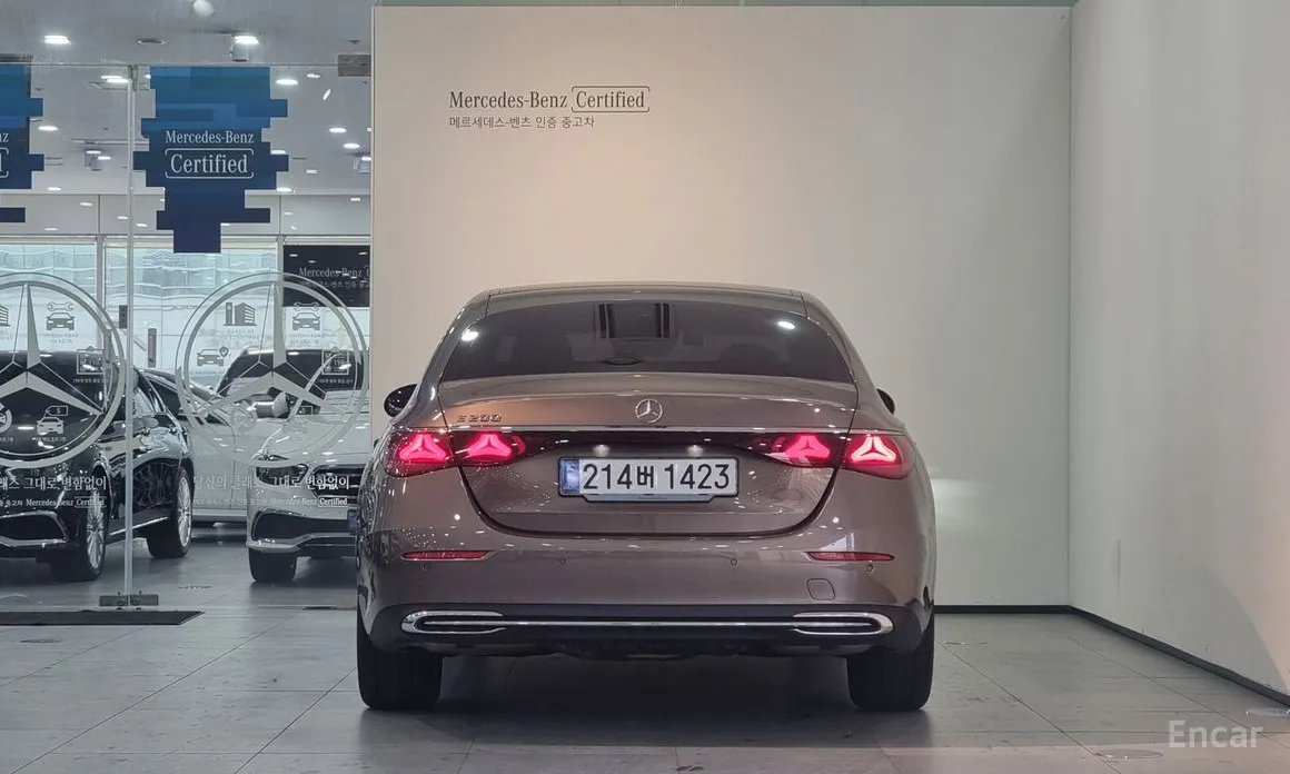 Фото 4 - Mercedes-Benz E-Class