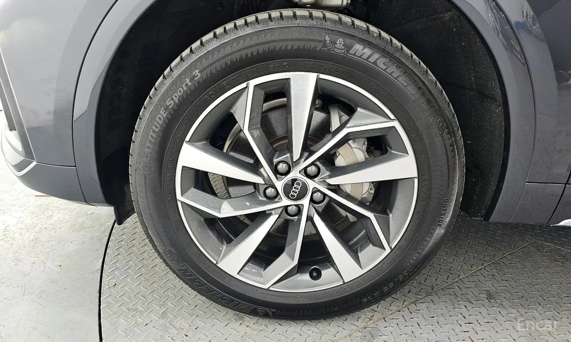 Фото 5 - Audi Q5