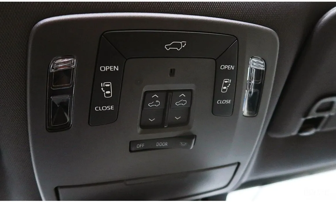 Фото 11 - Toyota Sienna