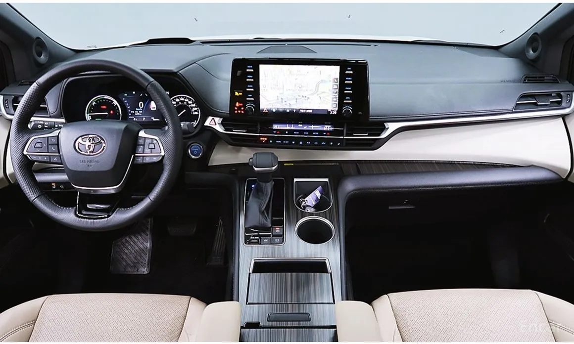 Фото 15 - Toyota Sienna