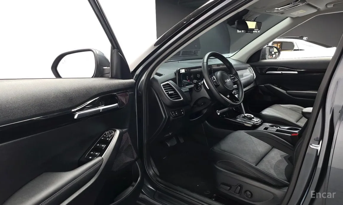 Фото 11 - Kia Seltos