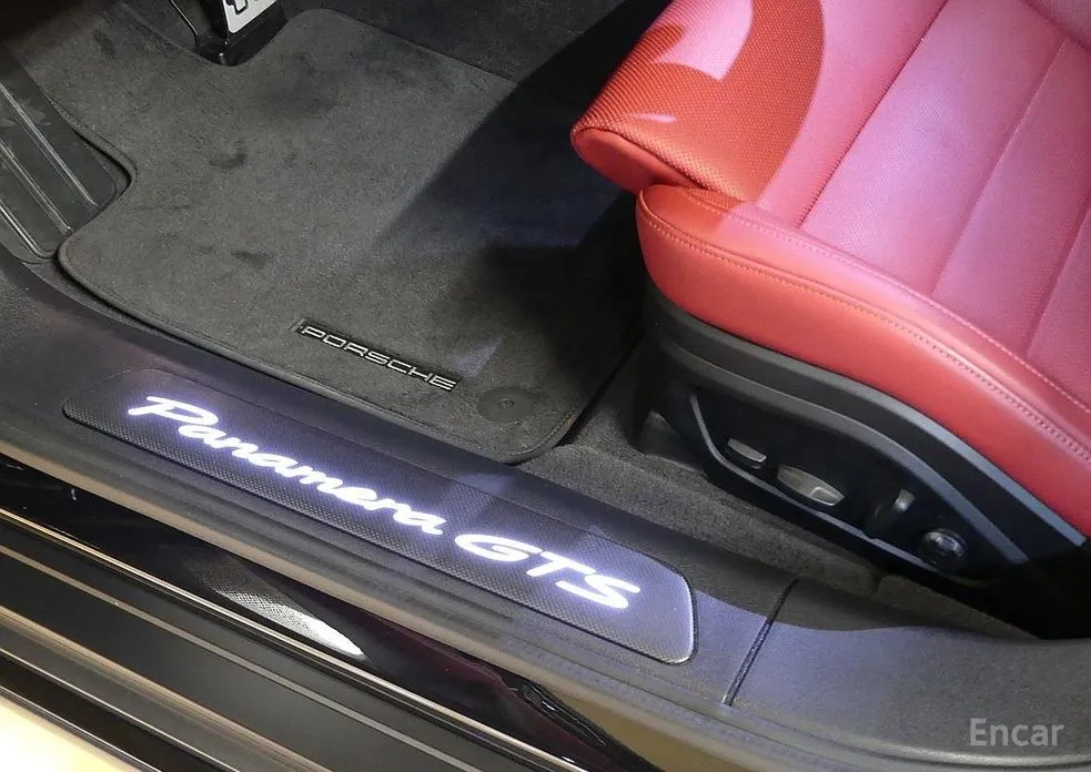 Фото 13 - Porsche Panamera