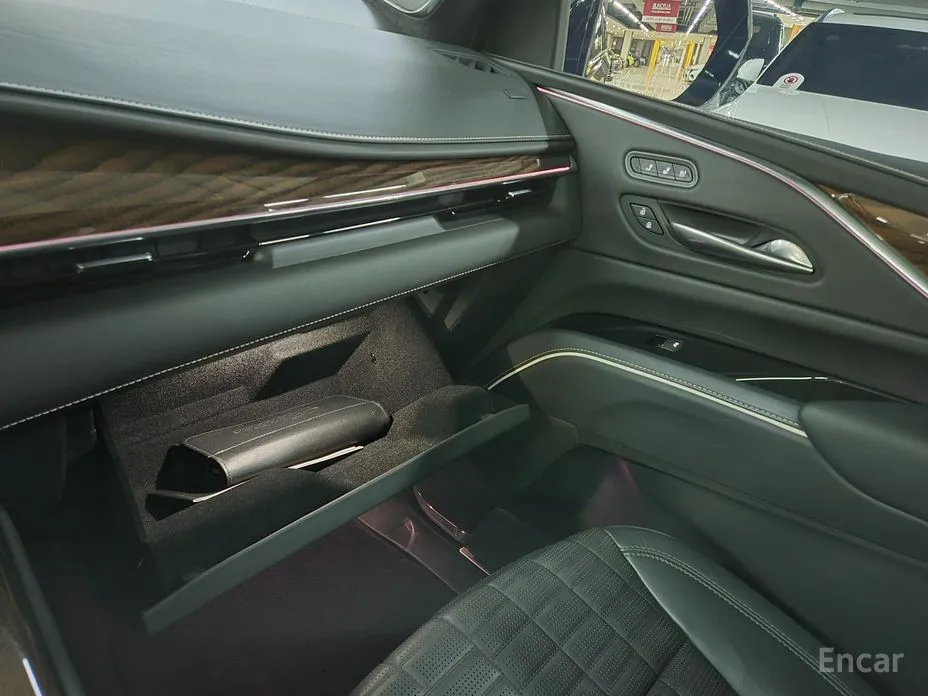 Фото 15 - Cadillac Escalade