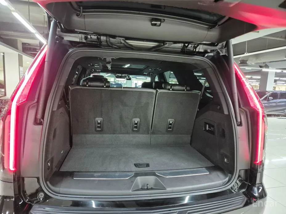 Фото 19 - Cadillac Escalade