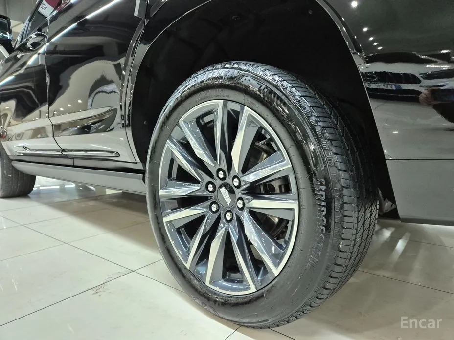 Фото 20 - Cadillac Escalade