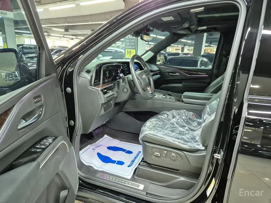 Фото 8 - Cadillac Escalade