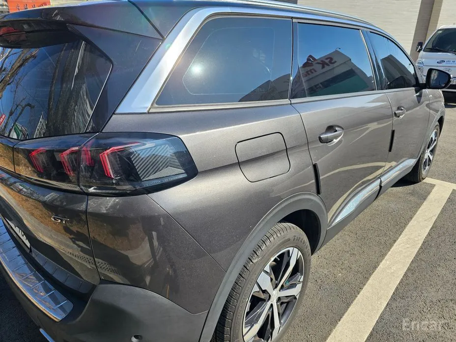 Фото 2 - Peugeot 5008