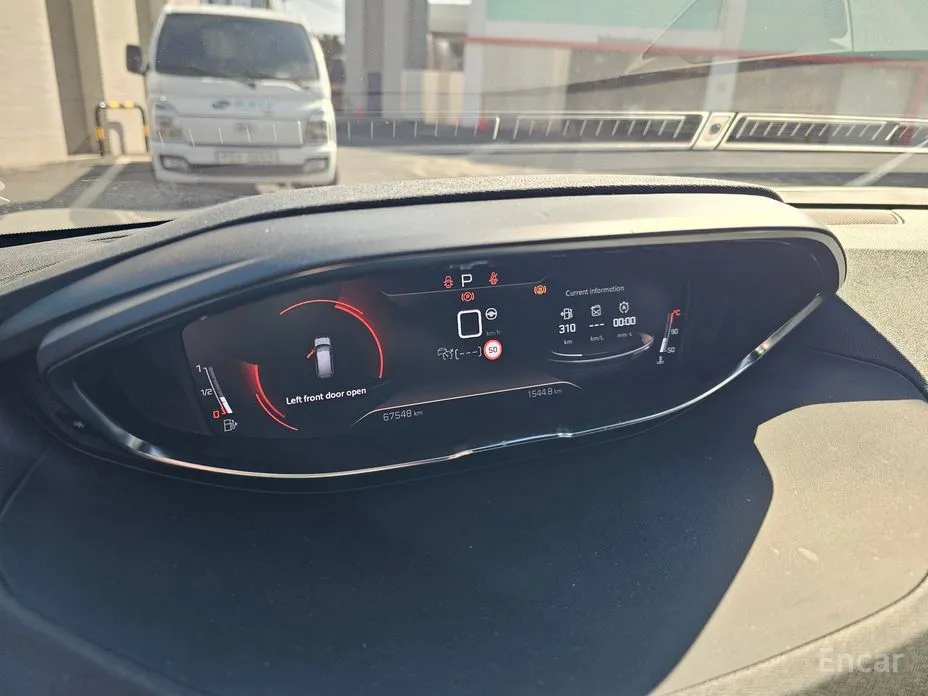 Фото 4 - Peugeot 5008