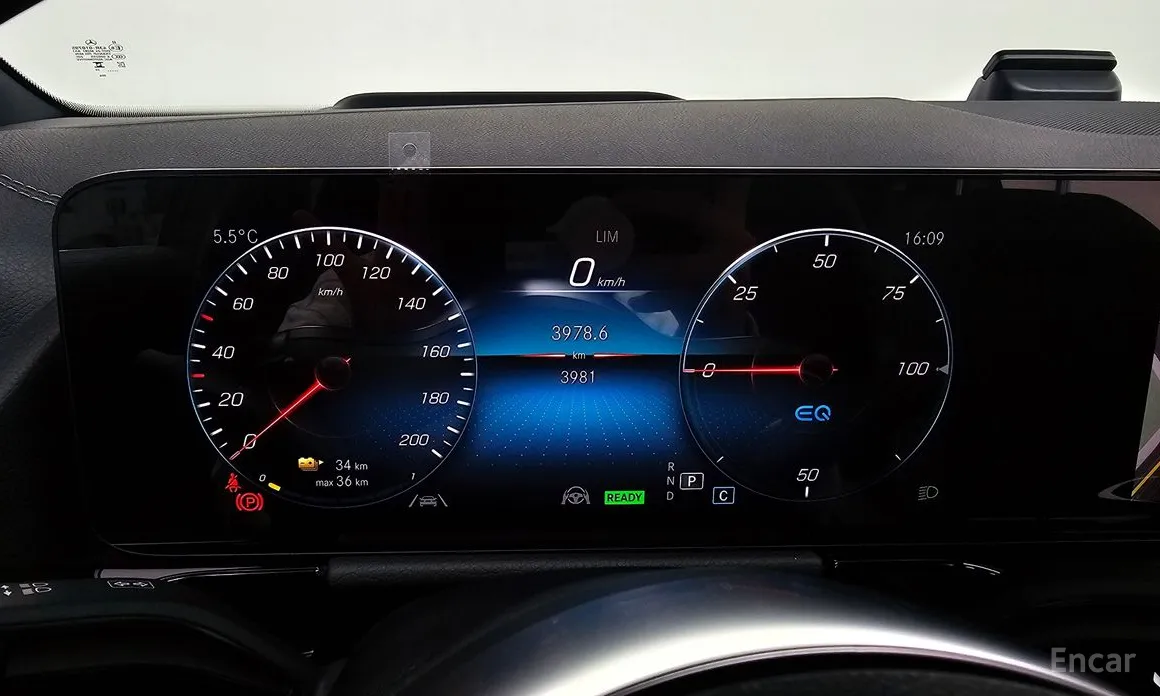 Фото 8 - Mercedes-Benz EQA