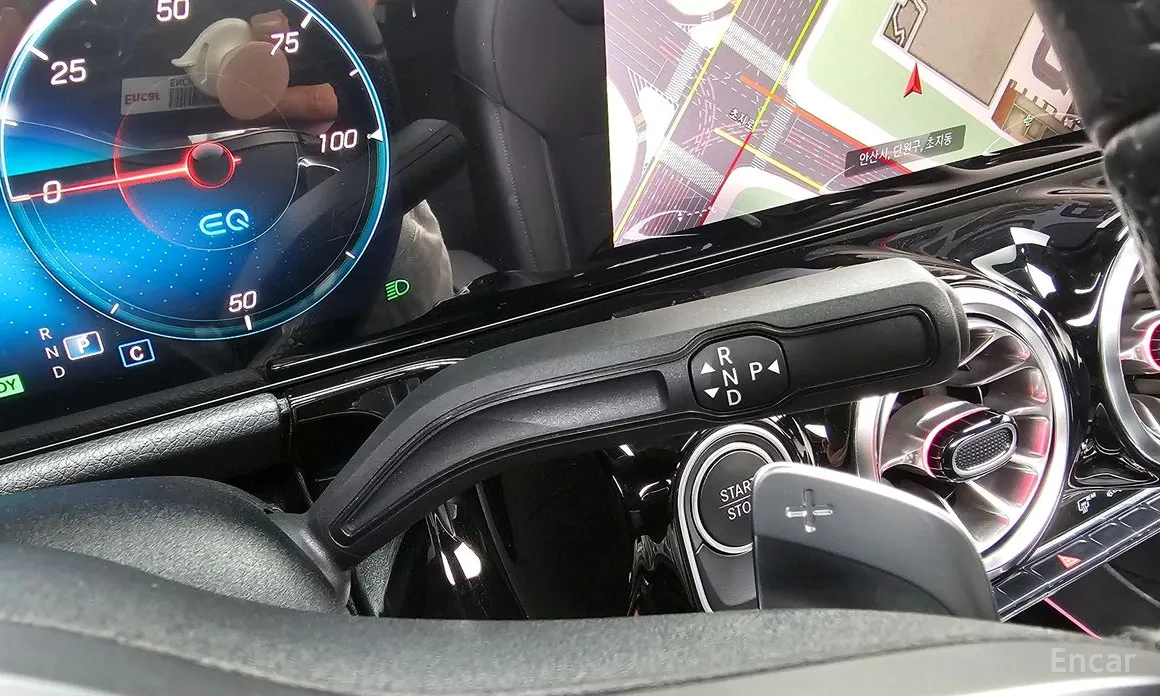 Фото 9 - Mercedes-Benz EQA