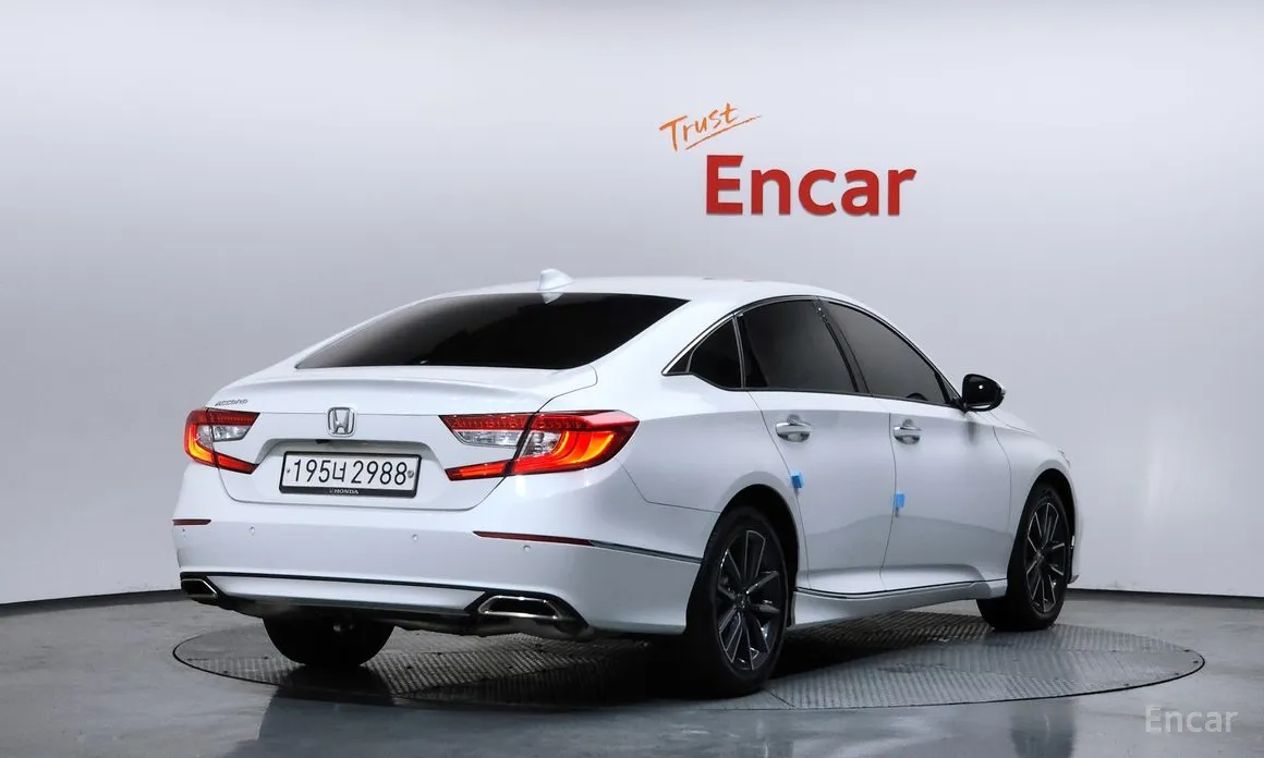 Фото 2 - Honda Accord