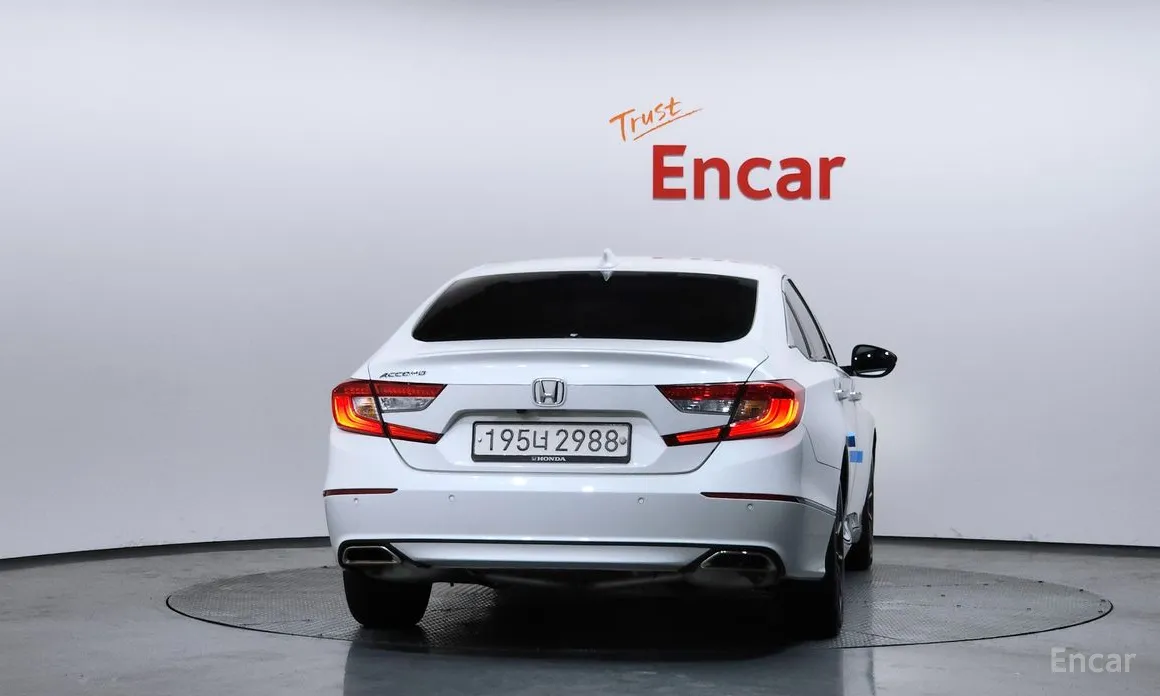 Фото 4 - Honda Accord