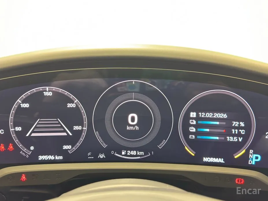 Фото 11 - Porsche Taycan