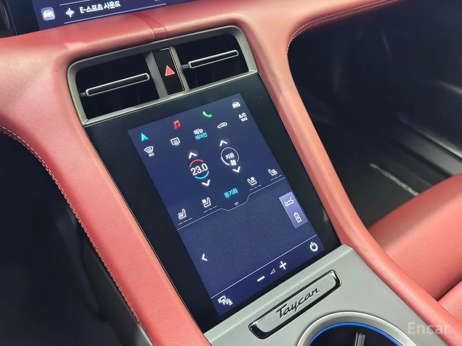 Фото 16 - Porsche Taycan