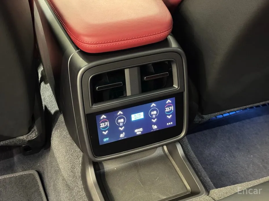 Фото 17 - Porsche Taycan