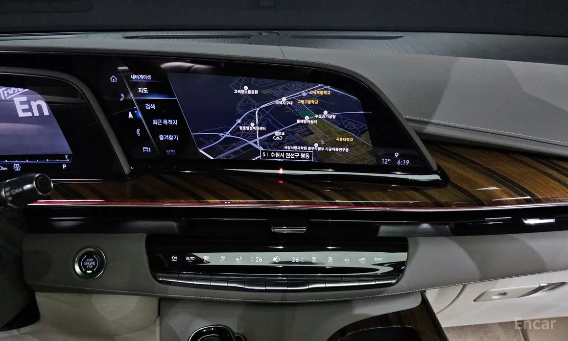 Фото 14 - Cadillac Escalade