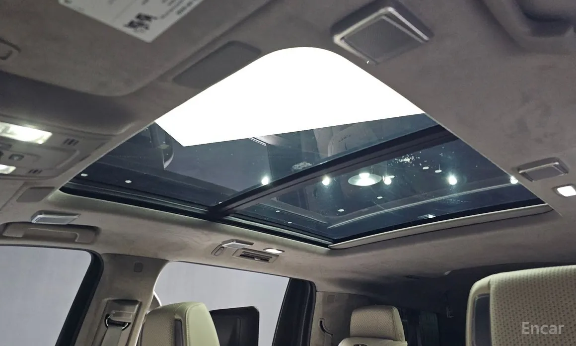 Фото 19 - Cadillac Escalade