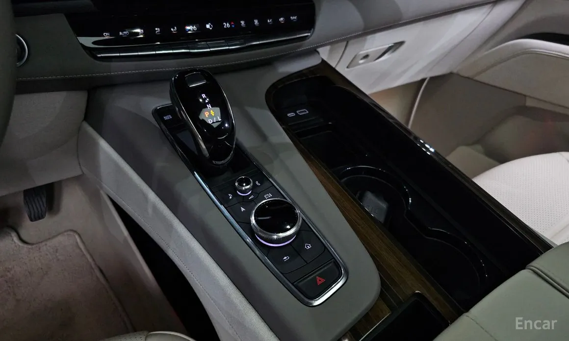 Фото 9 - Cadillac Escalade