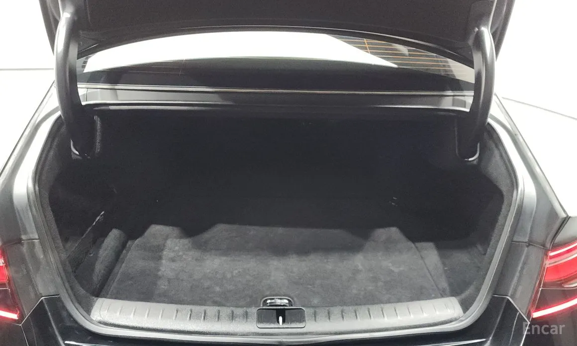 Фото 20 - Genesis G90