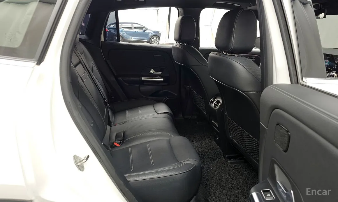 Фото 12 - Mercedes-Benz EQA