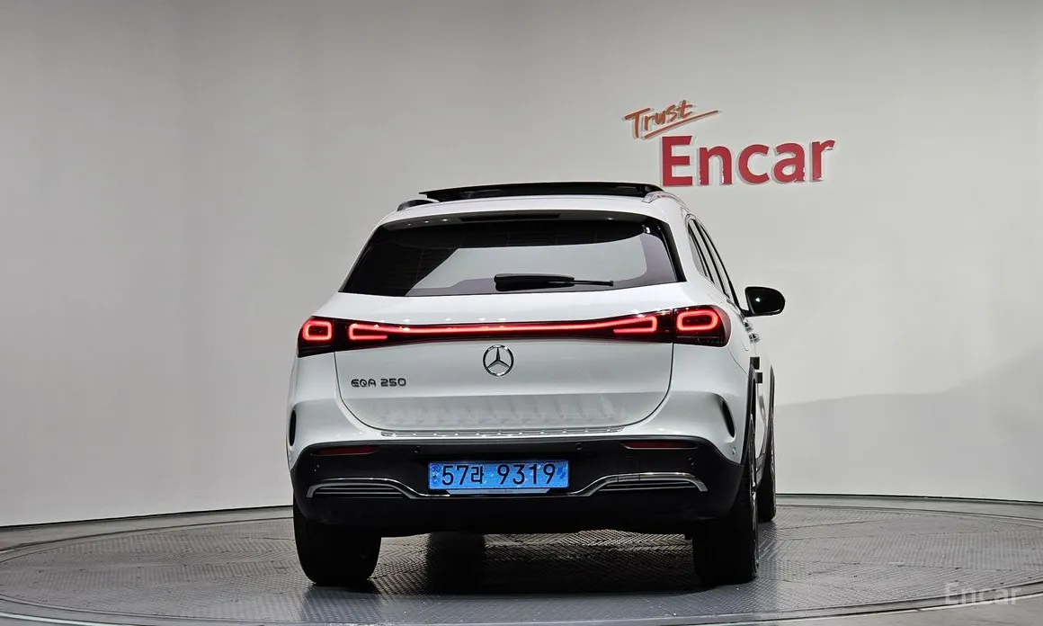 Фото 4 - Mercedes-Benz EQA