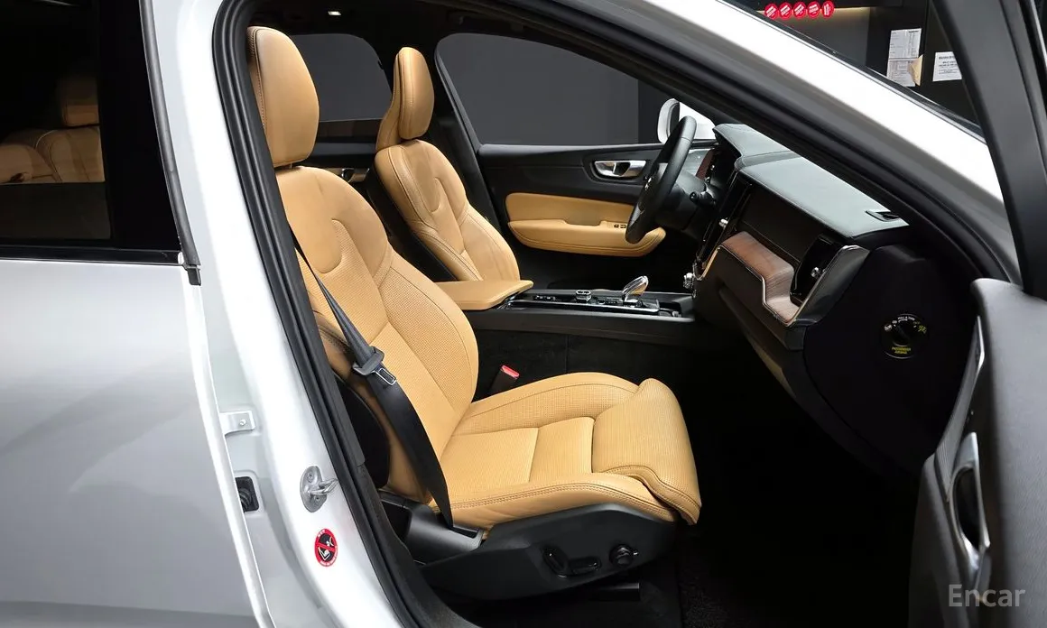 Фото 10 - Volvo XC60