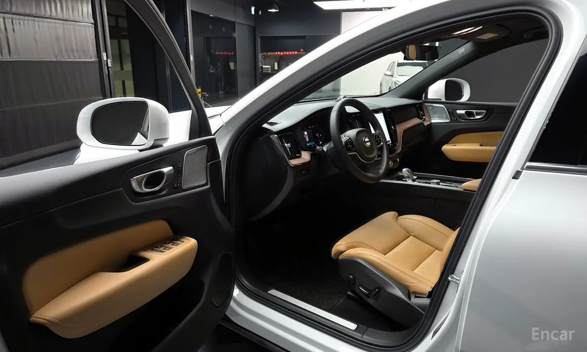 Фото 11 - Volvo XC60