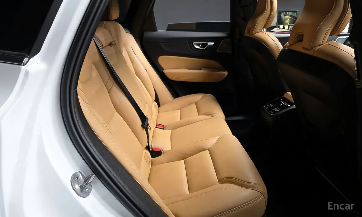 Фото 12 - Volvo XC60