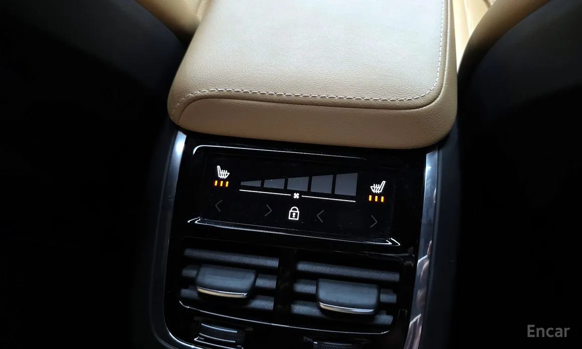 Фото 18 - Volvo XC60