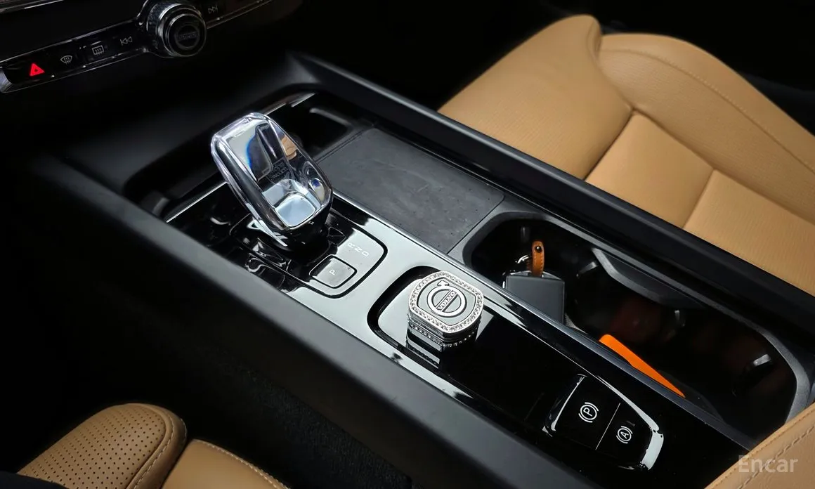 Фото 9 - Volvo XC60