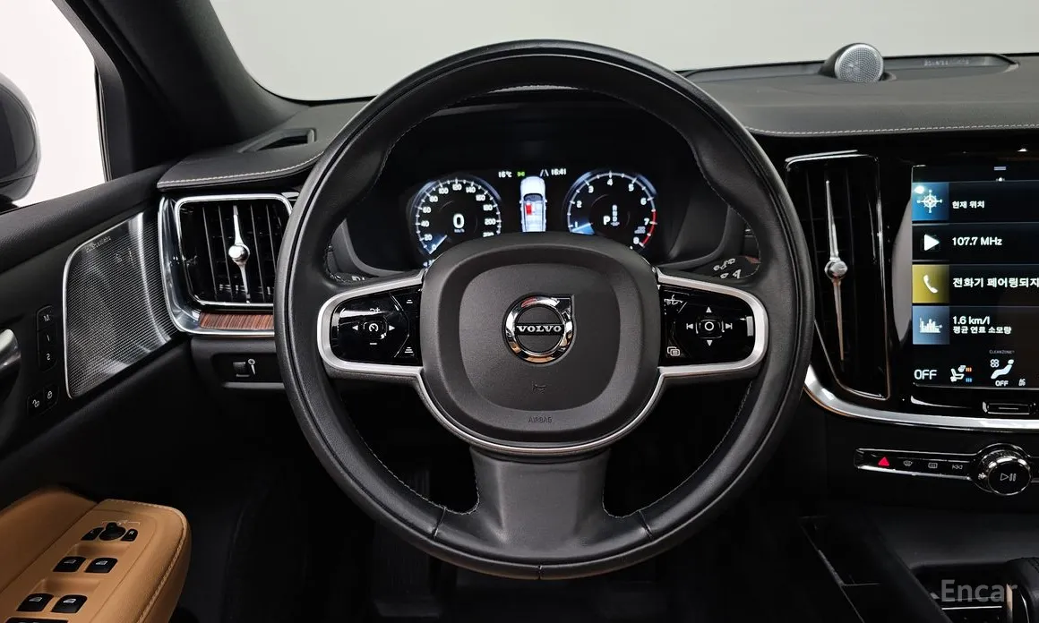 Фото 13 - Volvo V60