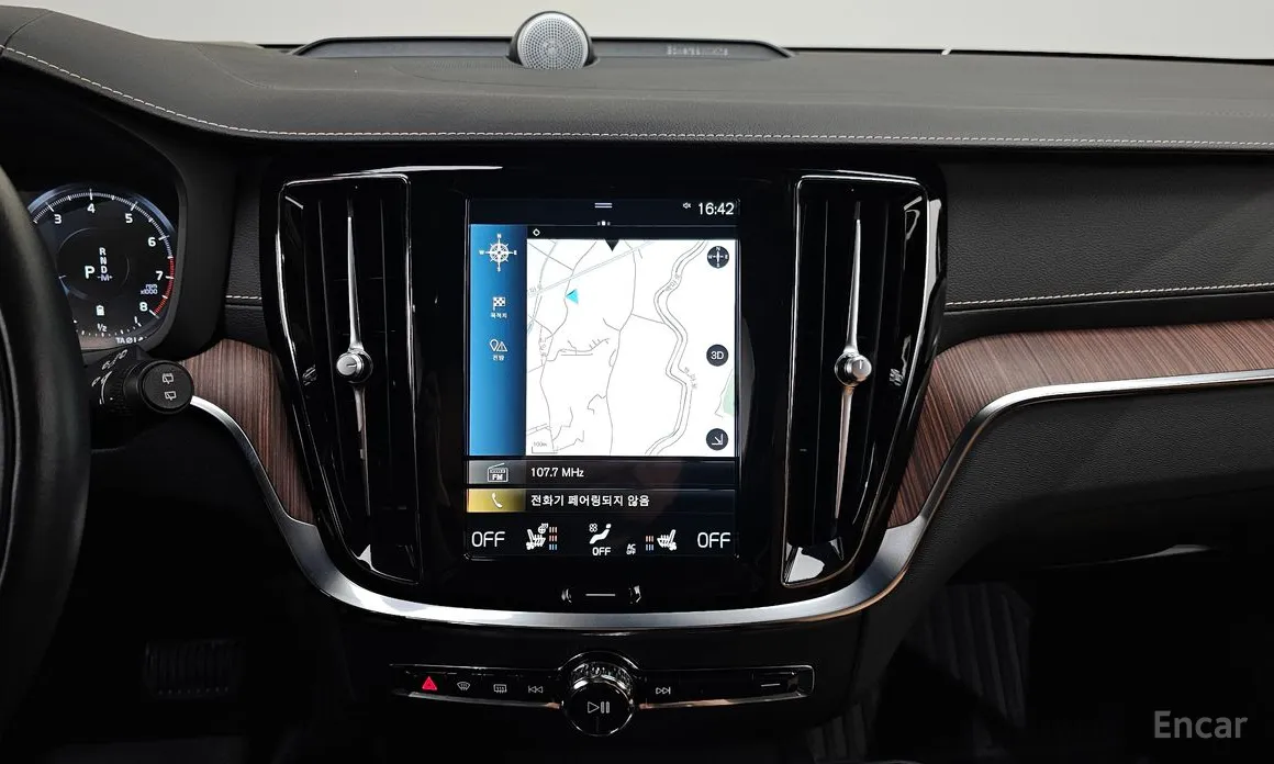 Фото 14 - Volvo V60