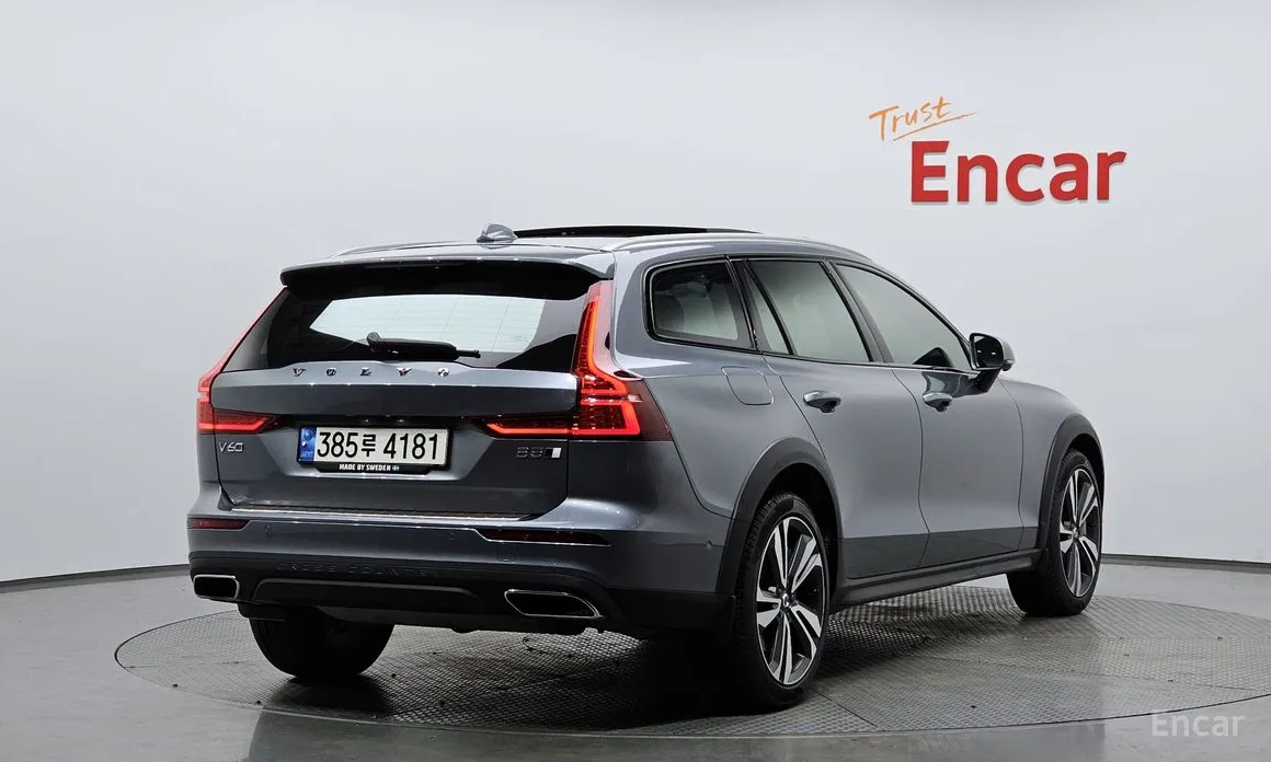 Фото 2 - Volvo V60