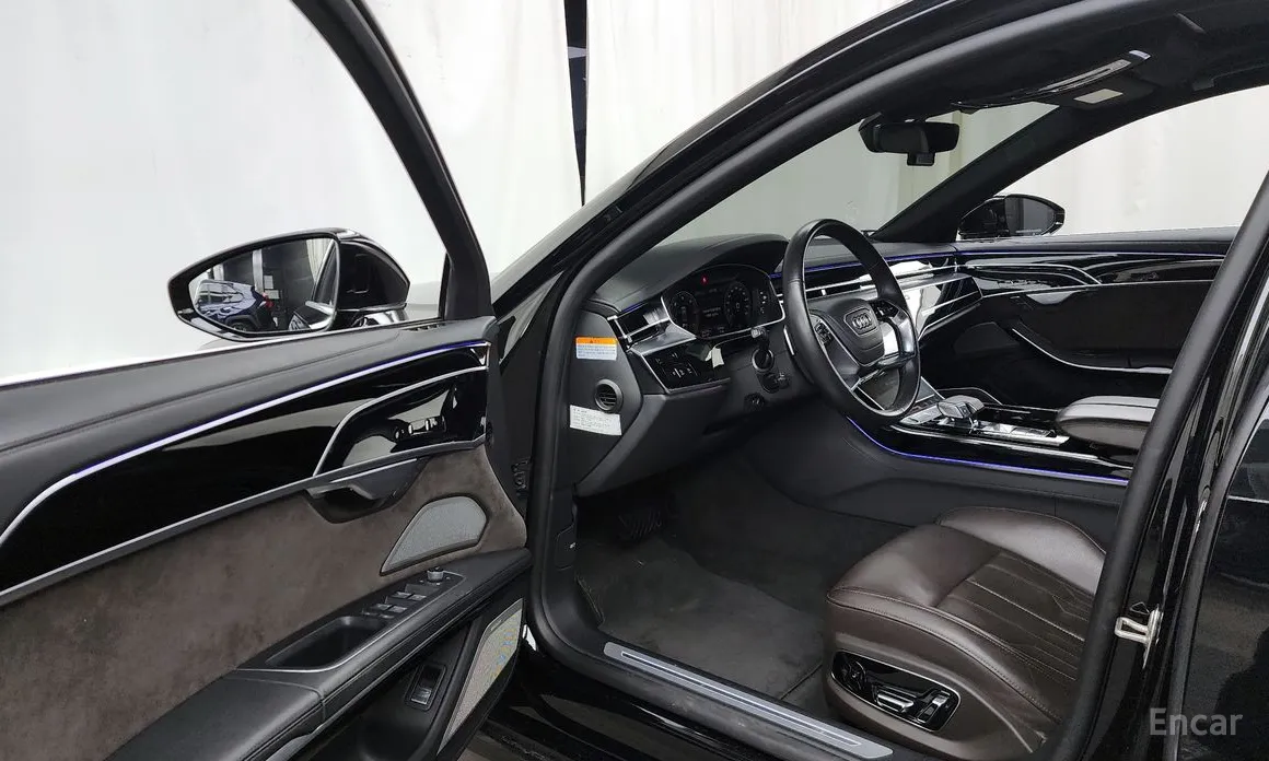 Фото 10 - Audi A8