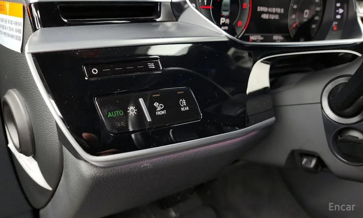 Фото 16 - Audi A8