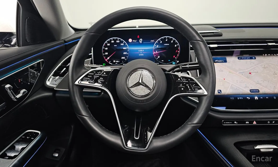 Фото 13 - Mercedes-Benz E-Class