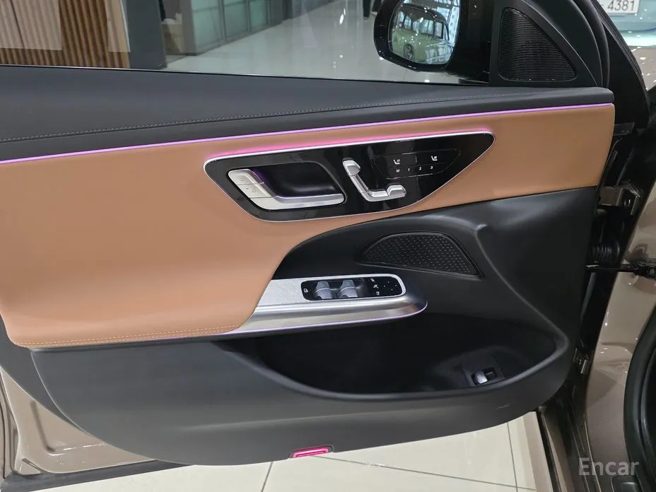 Фото 14 - Mercedes-Benz E-Class