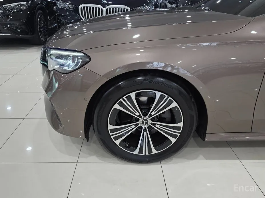 Фото 5 - Mercedes-Benz E-Class