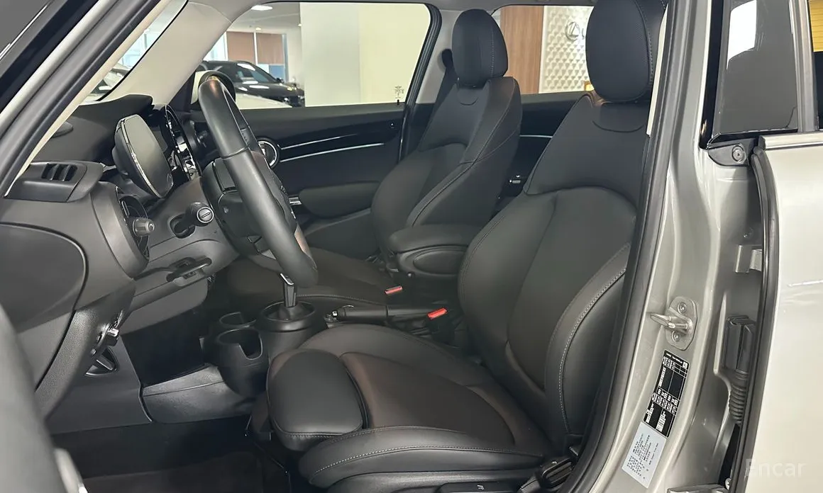 Фото 10 - Mini Cooper