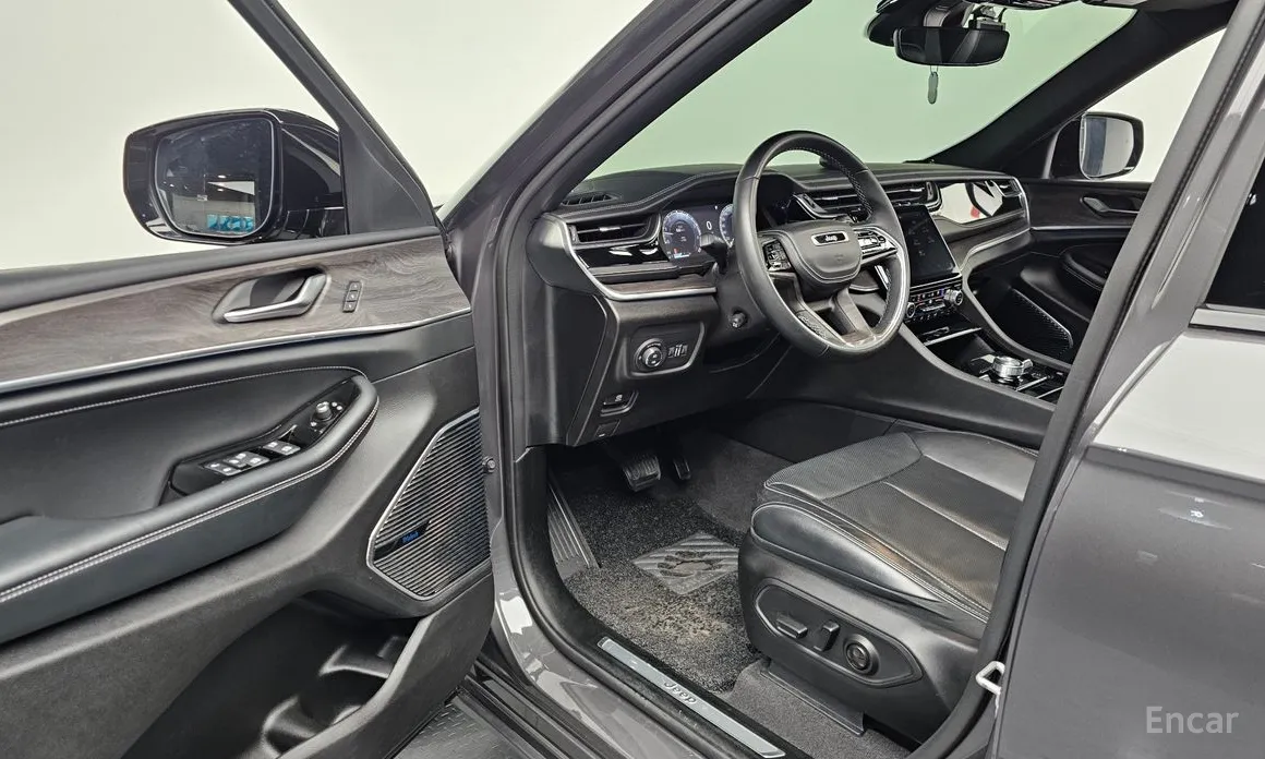 Фото 10 - Jeep Cherokee