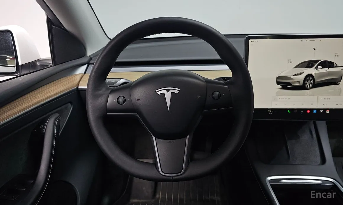 Фото 13 - Tesla Model Y