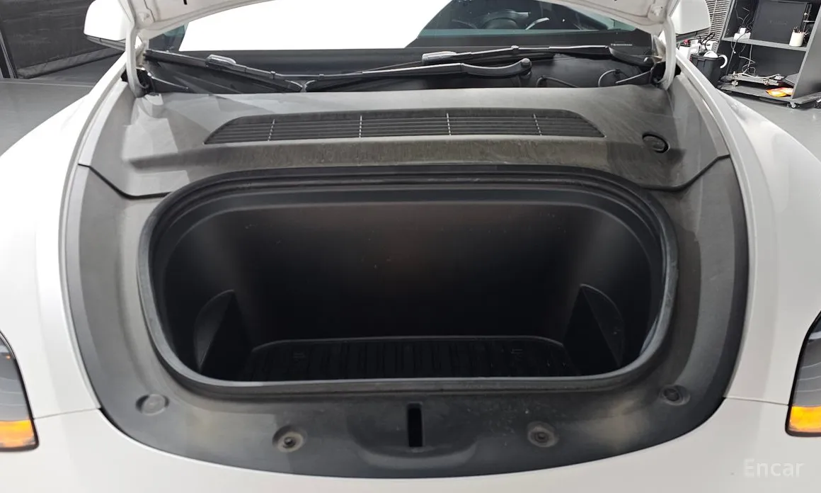 Фото 6 - Tesla Model Y