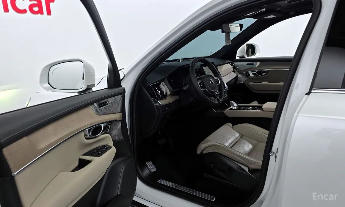 Photo 10 - Volvo XC90