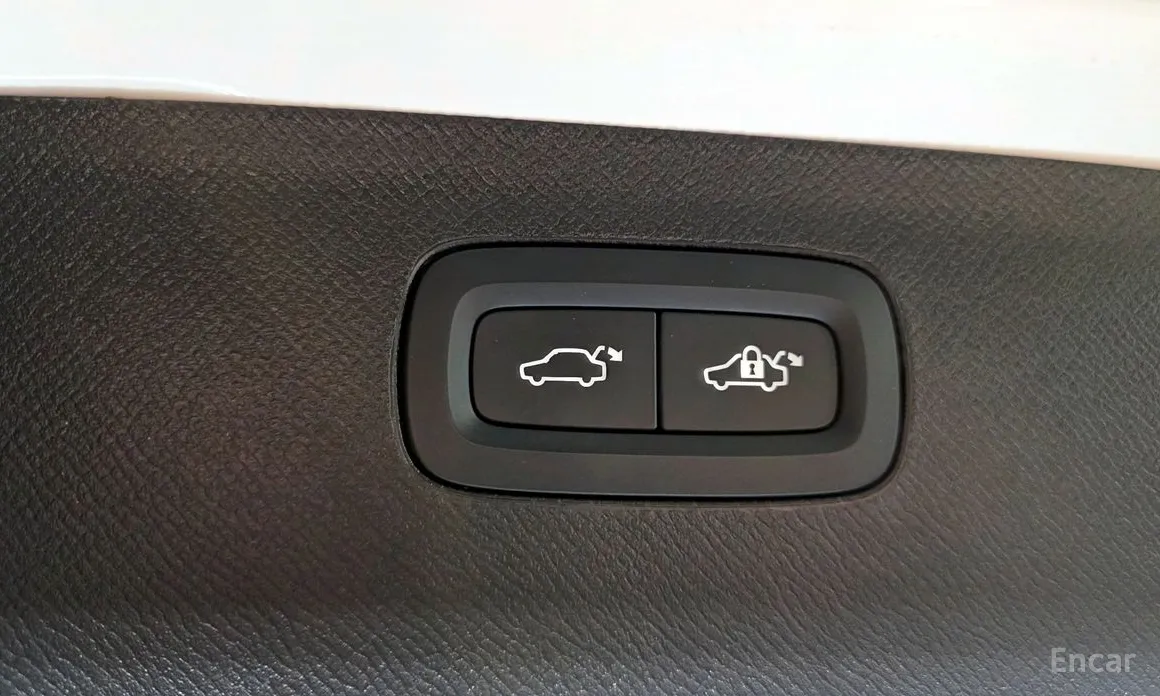 Photo 18 - Volvo XC90