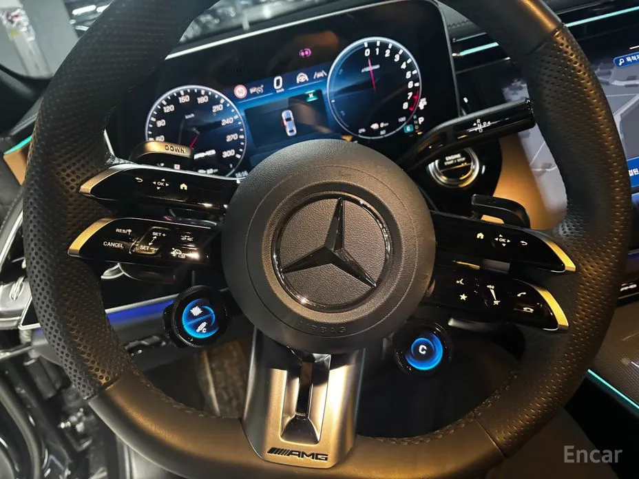 Фото 11 - Mercedes-Benz E-Class