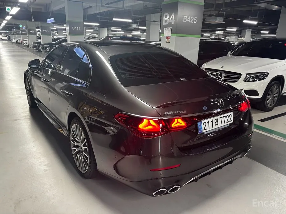 Фото 5 - Mercedes-Benz E-Class