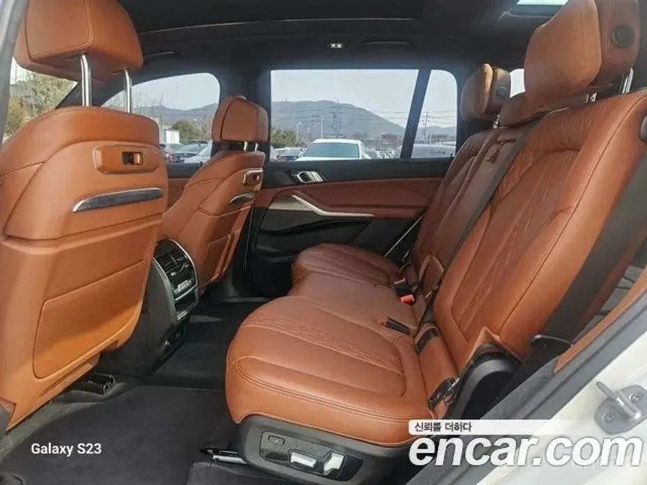 Фото 12 - BMW X7