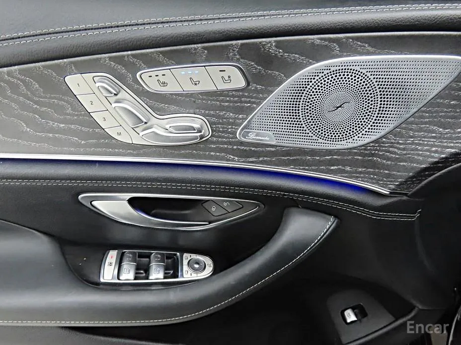 Фото 9 - Mercedes-Benz AMG GT