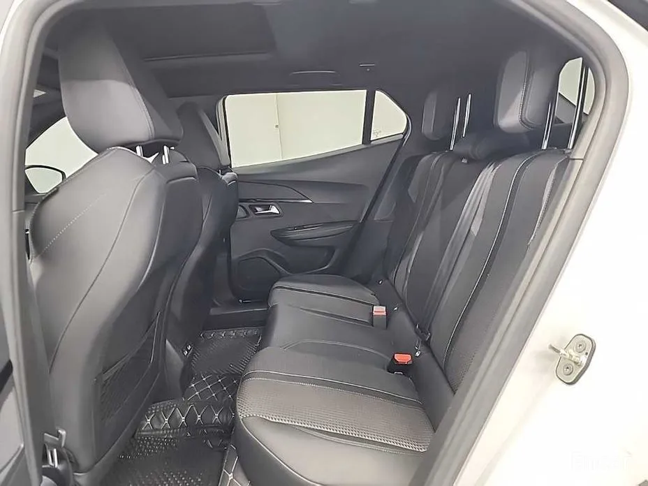 Фото 12 - Peugeot 2008