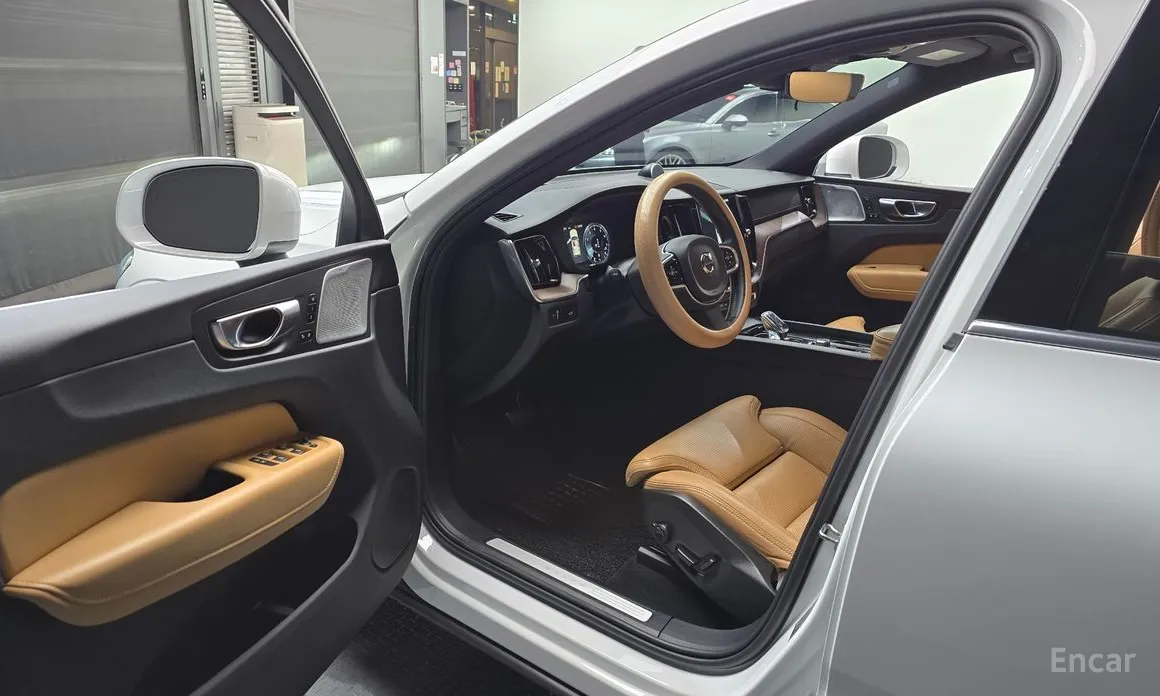 Фото 10 - Volvo XC60